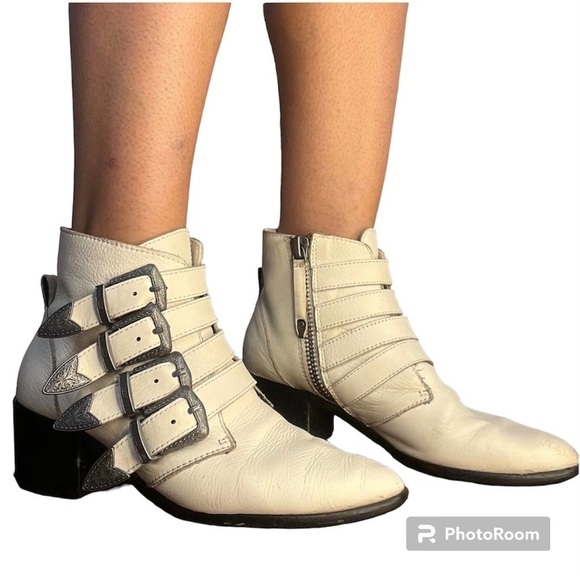 Steve Madden Western Buckle Billy Booties White Leather - Picture 2 of 14